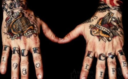 Tagsalexisonfire city and colour Dallas green hand tattoos